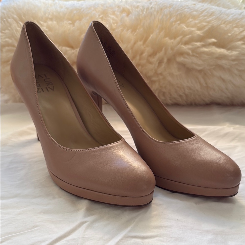 Naturalizer Taupe Heels Classic Stiletto Design